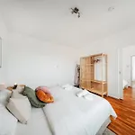 Rooftop City View Haven Apartment