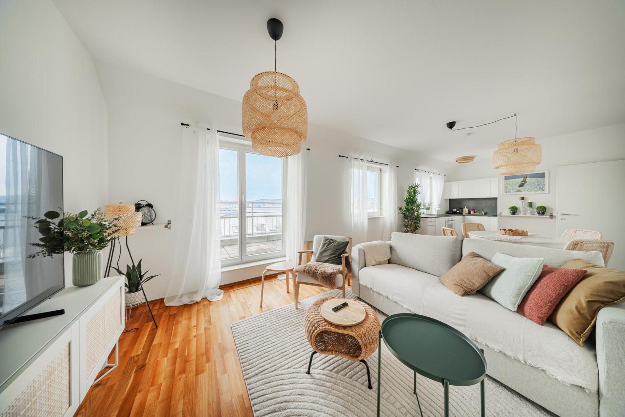 Rooftop View Haven Apartment